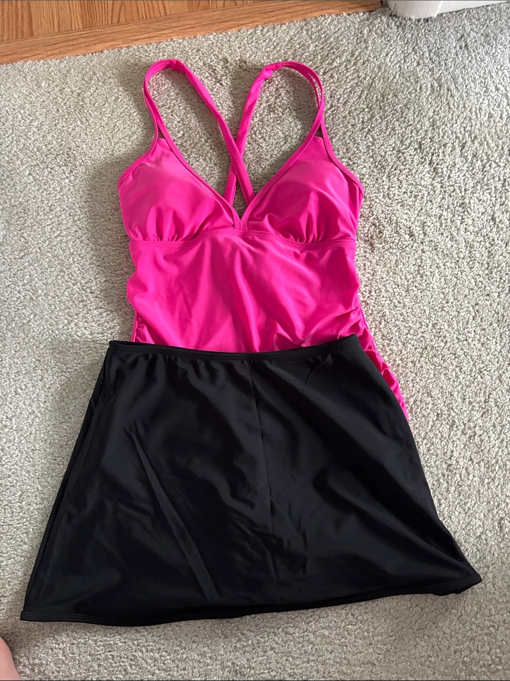 New with tags RELLECIGA Hot Pink and Black Women’s Tankini Size M